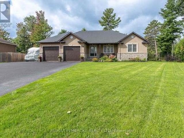 221 Oriole Crescent, Petawawa, ON, K8H 0A7 house for sale | Listing ID X13791 | Royal LePage