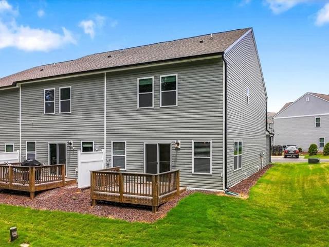 221 Latrobe Lane