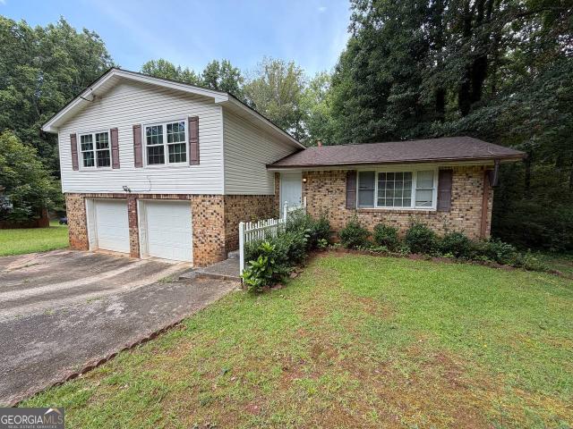 221 Lucan Way