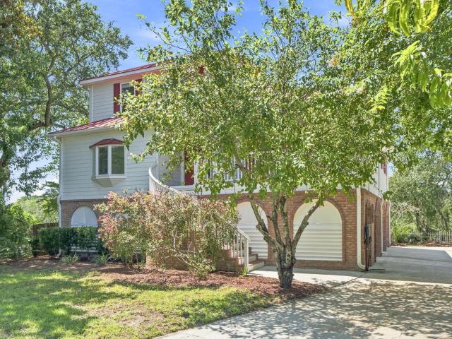 221 Marsh Oaks Drive