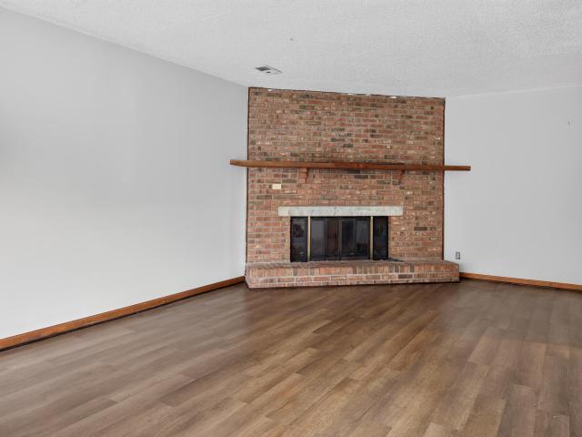 221 S Bosse Avenue