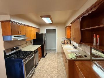 221 S Ranburn
