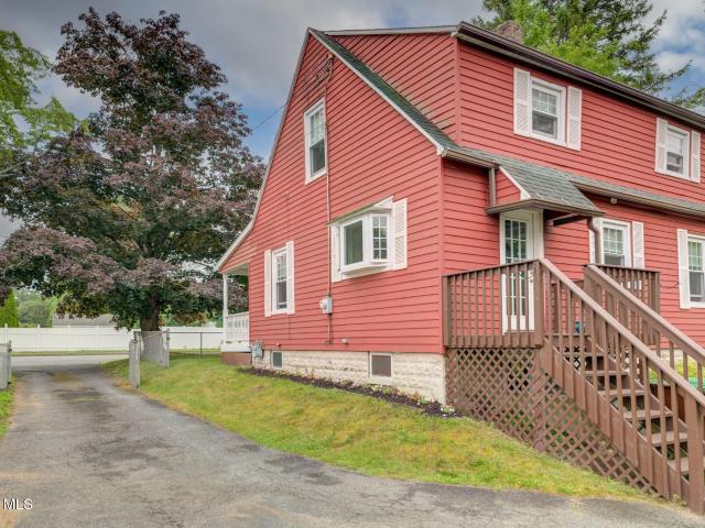 221 Schoolhouse Road