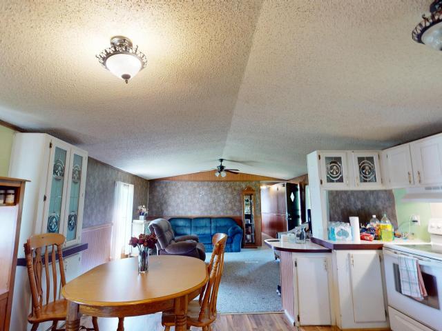 221 Silverhawk Rd Road
