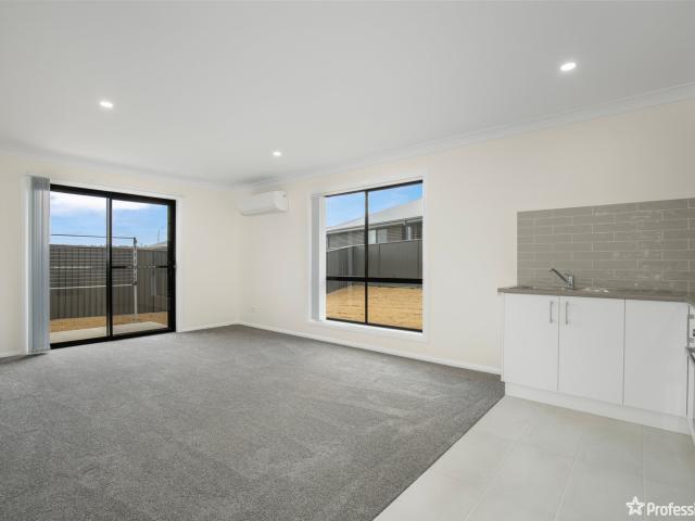 2/21 Pasture StreetArmidale NSW 2350, Australia