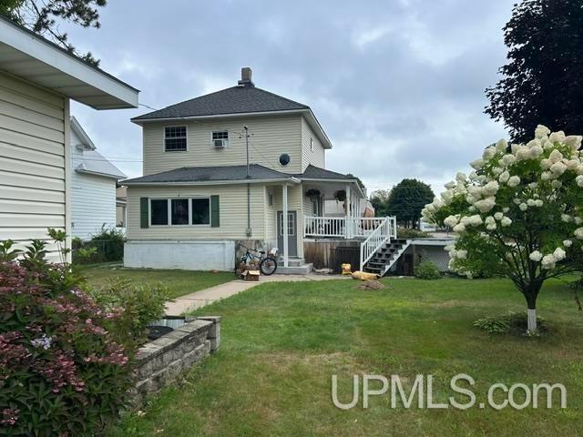 221 W Superior Street