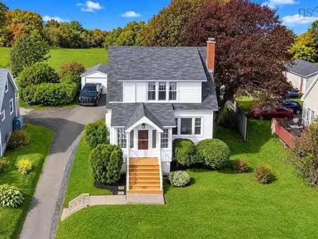 221 Westmount Road, Westmount, NS, B1R 1A2 house for sale L.