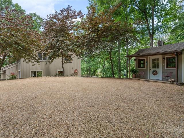 221 White Oak Trail