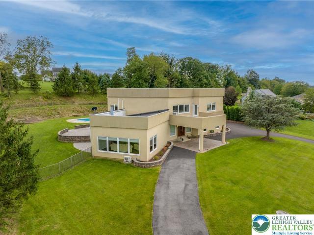 2224 Meadow Brook Drive