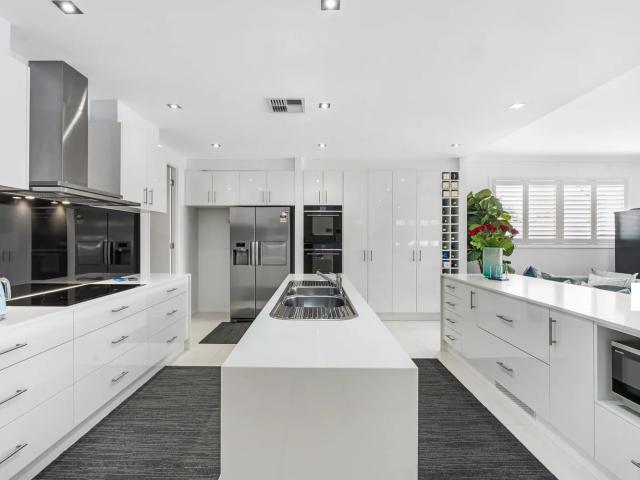 2225 Glengallon WayHope Island QLD 4212, Australia
