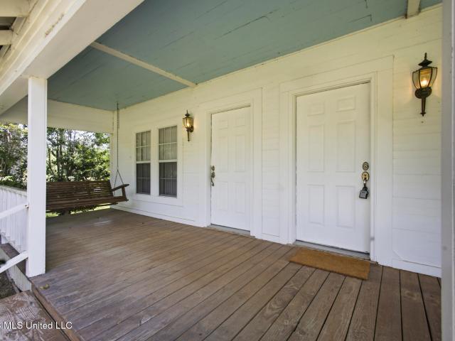 2225 W Lincoln Drive