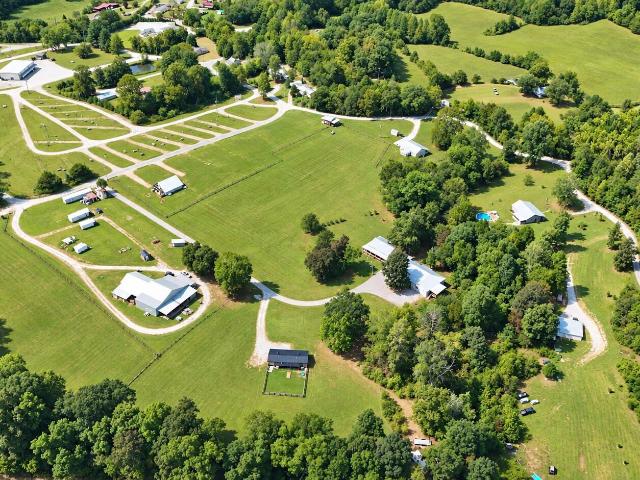 2225 Winona Rd