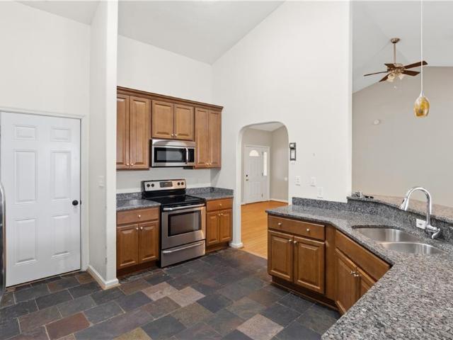 22265 Deep Bottom DR