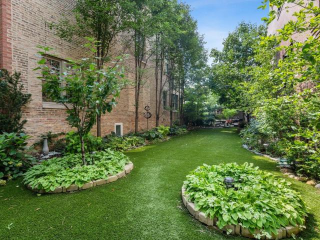 2226 N Magnolia Ave, Chicago, US, IL