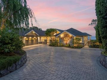 2226 Arbutus Rd, Saanich, BC, V8N 1V3 house for sale | Listing ID 1040 | Royal LePage