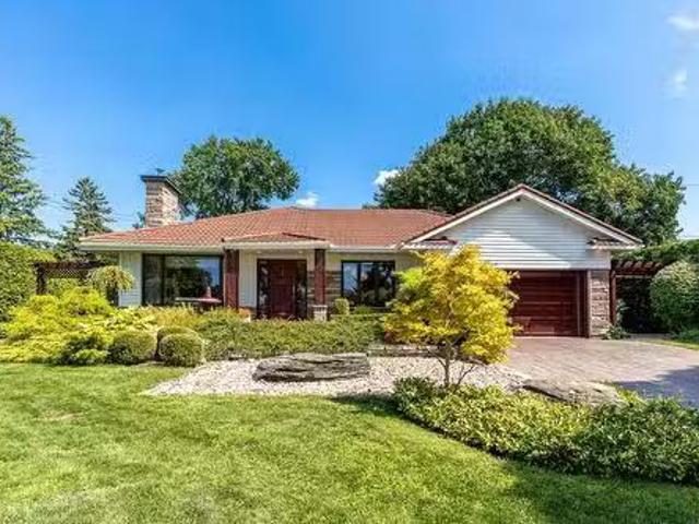 2226 Crois. Ainsley, Mont Royal, QC, H3P 2S7 Luxury House fo.