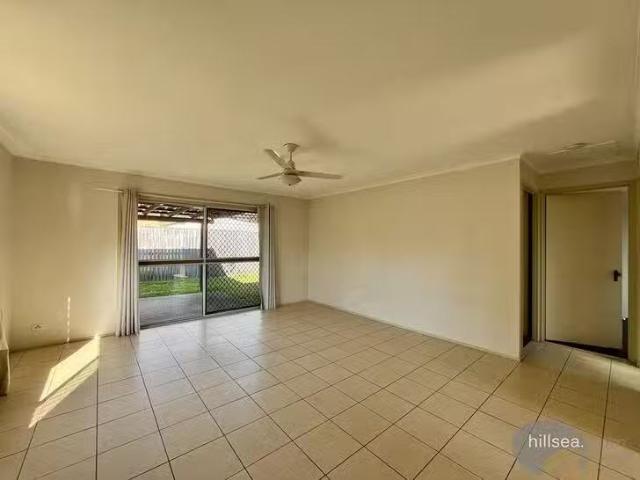 2/227 Central Street, Labrador, QLD 4215