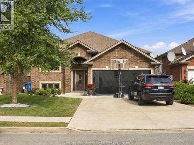 2228 Askin Avenue, Windsor, ON, N9B 3Y5 house for sale | Listing ID 26023 | Royal LePage