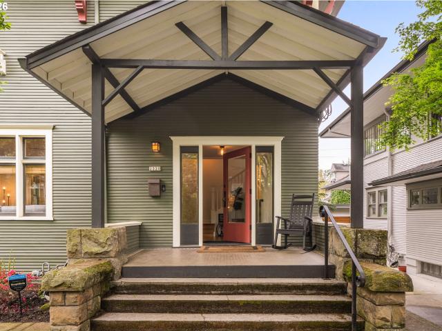 2220 ne clackamas st