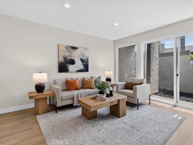 2220 E Chapman 9