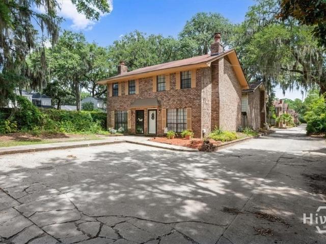 2220 E Victory Drive 6