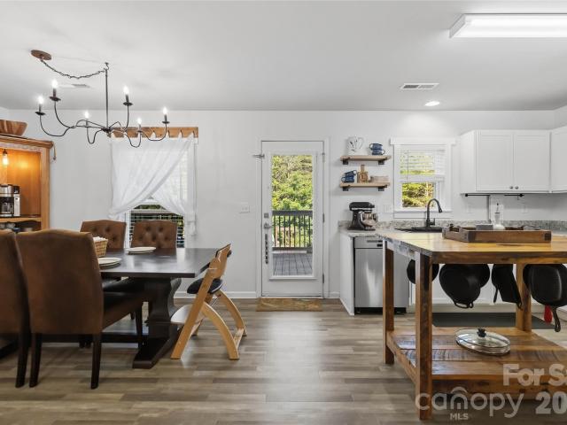 2220 Pinnacle View Drive