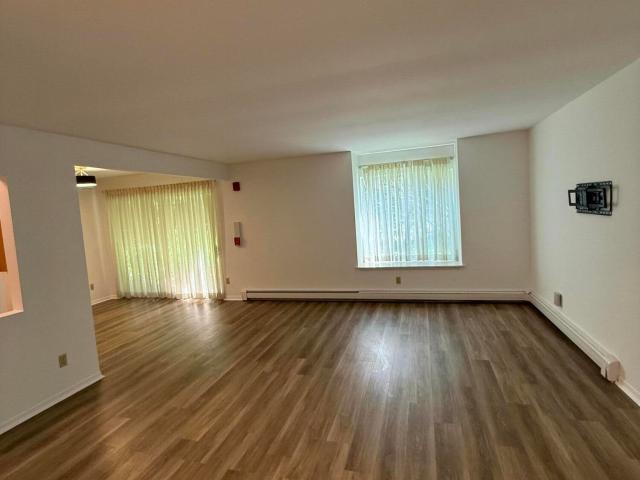 2220 W Good hope Rd, Unit 21