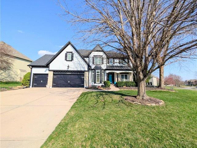 22218 W 57th St, Shawnee, KS 66226 | MLS #2606