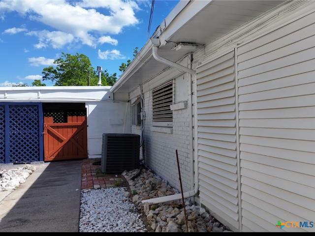 2221 Mcpherson Drive