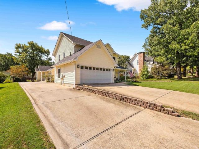 2221 E Longhills Road