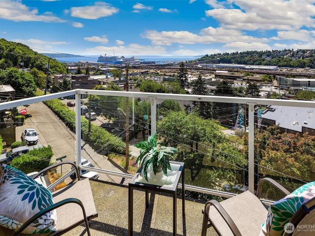 2221 Gilman Drive W # 303