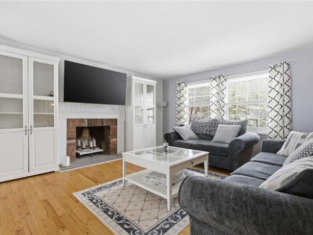2221 Washington Rd, Pittsburgh, PA 15241 | MLS #1744 | Compass