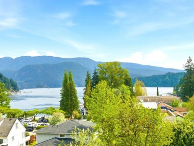 2222 Caledonia Avenue, North Vancouver, BC, V7G 1T9 townhouse for sale | Listing ID R3169 | Royal LePage