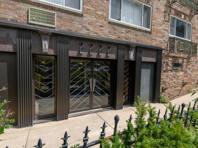 2222 E Belleview Pl