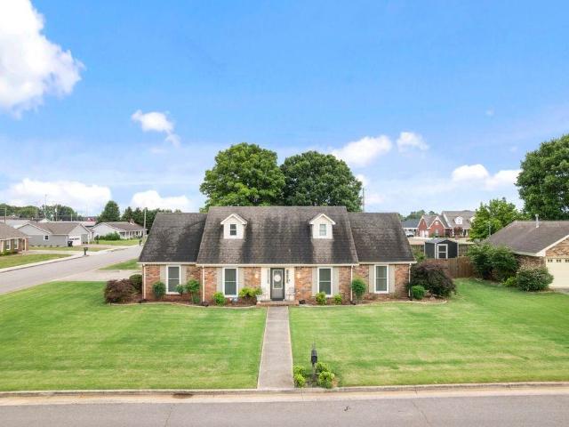 2222 Jennifer Ave