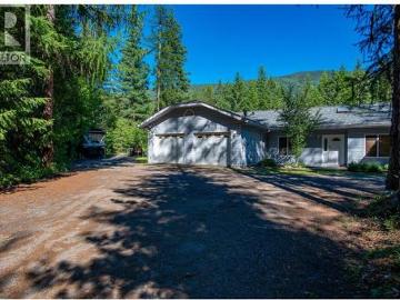 2222 Jenisa Road, Castlegar, BC, V1N 2L8 house for sale | Listing ID 10371 | Royal LePage