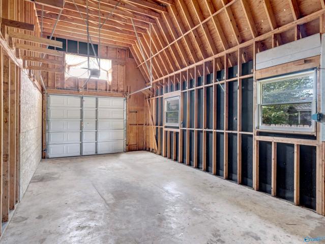2222 Lynn Road NW