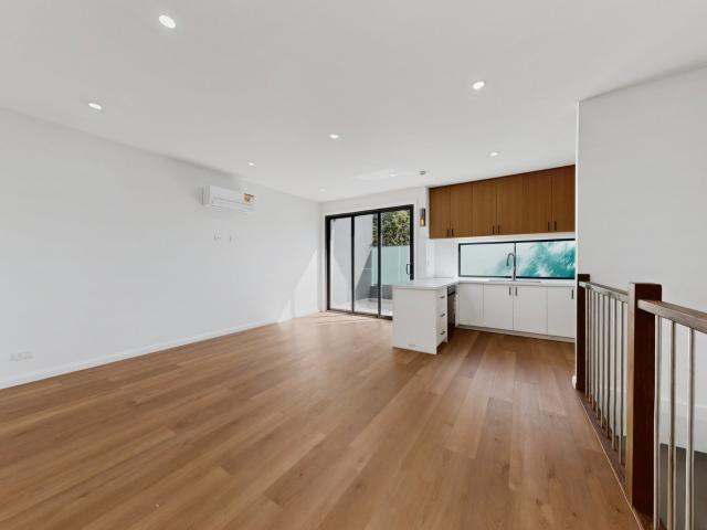 2/222 Liberty Parade, Heidelberg West