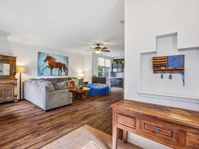 2223 Mockingbird Dr