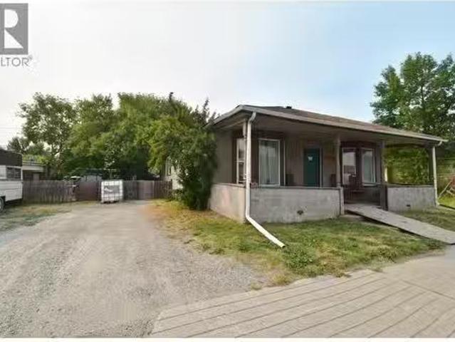 222 224 Van Horne Street S, Cranbrook, BC, V1C 1Z4 house f.
