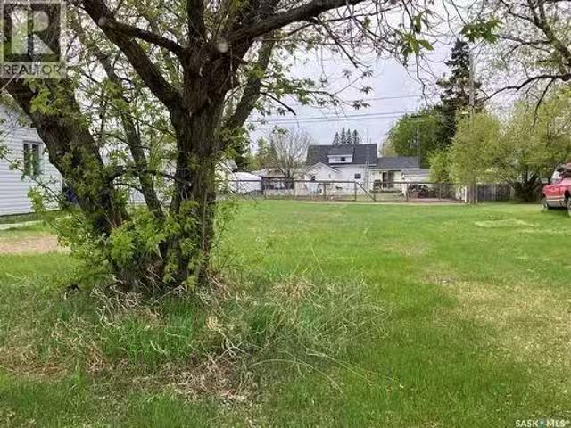 222 6Th Street N, Nipawin, SK, S0E 1E0 vacant land for sale.