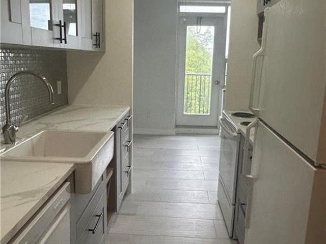 222 CONCESSION Street Unit# 505, Hamilton, Ontario, L9A1B1