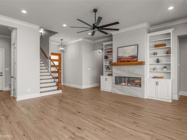 222 Conti Way