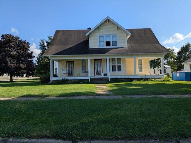 222 E Main St, Oakland, IL 61943