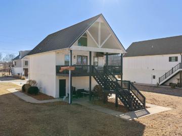 222 Fairway Villa Ln