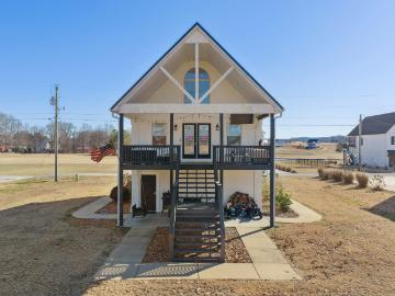 222 Fairway Villa Ln