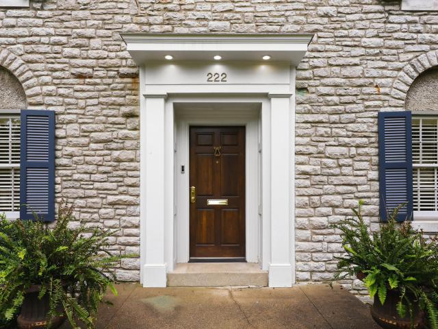 222 Kingsway Drive