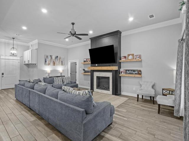 222 Heather Loop