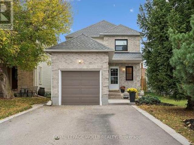 222 Inglis Street, North Dumfries, ON, N0B 1E0 house for sale | Listing ID X14080 | Royal LePage