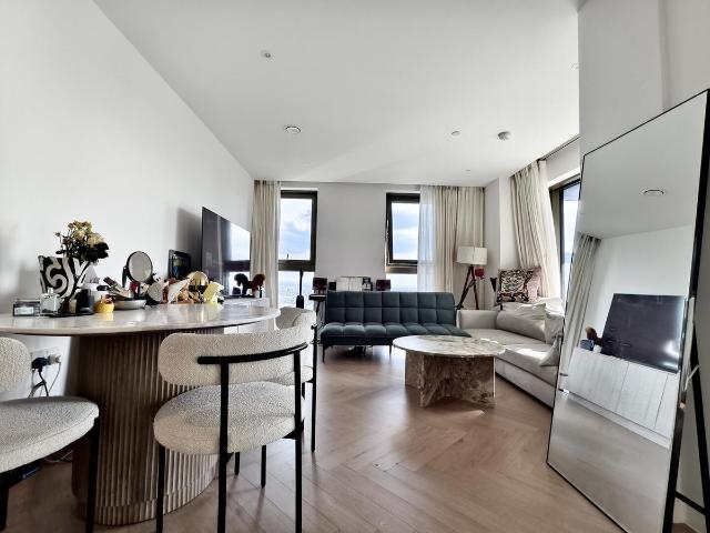 222 Marsh Wall, Canary Wharf, London E14, 2 bed flat to rent, £4,000 pcm | PrimeLocation